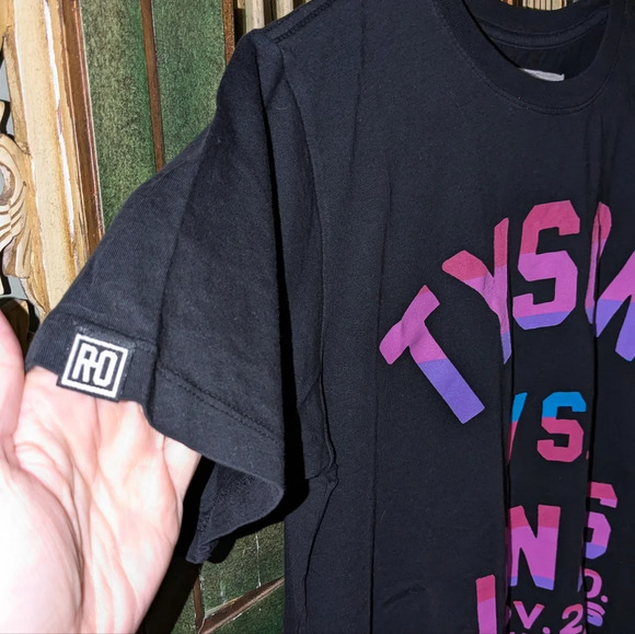 Roots of Fight Mike Tyson vs. Roy Jones Triller Tee Sold Out RARE Size S - Picture 2 of 4